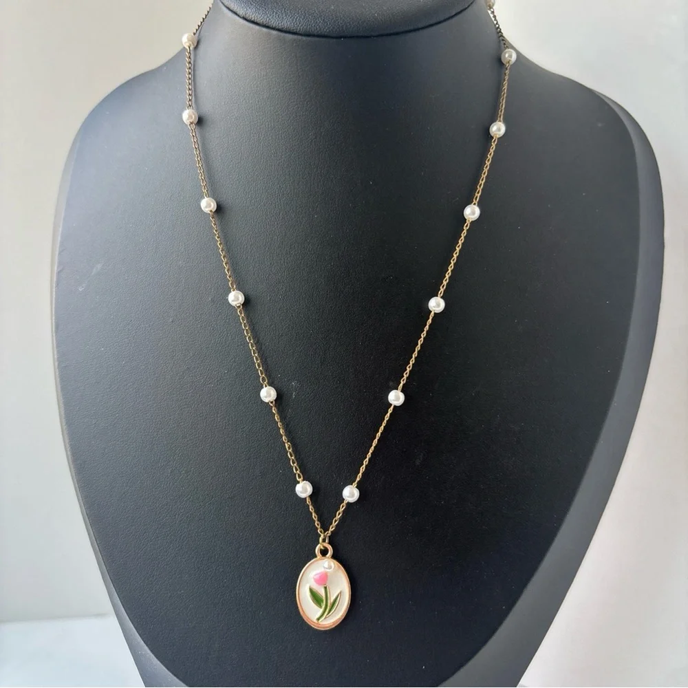 Gold‎ and Pink Floral Pendant Necklace